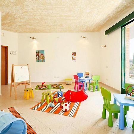 Apartment In Cecina Mare With Outdoor Pool Marina di Cecina Bagian luar foto