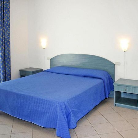 Apartment In Cecina Mare With Outdoor Pool Marina di Cecina Bagian luar foto