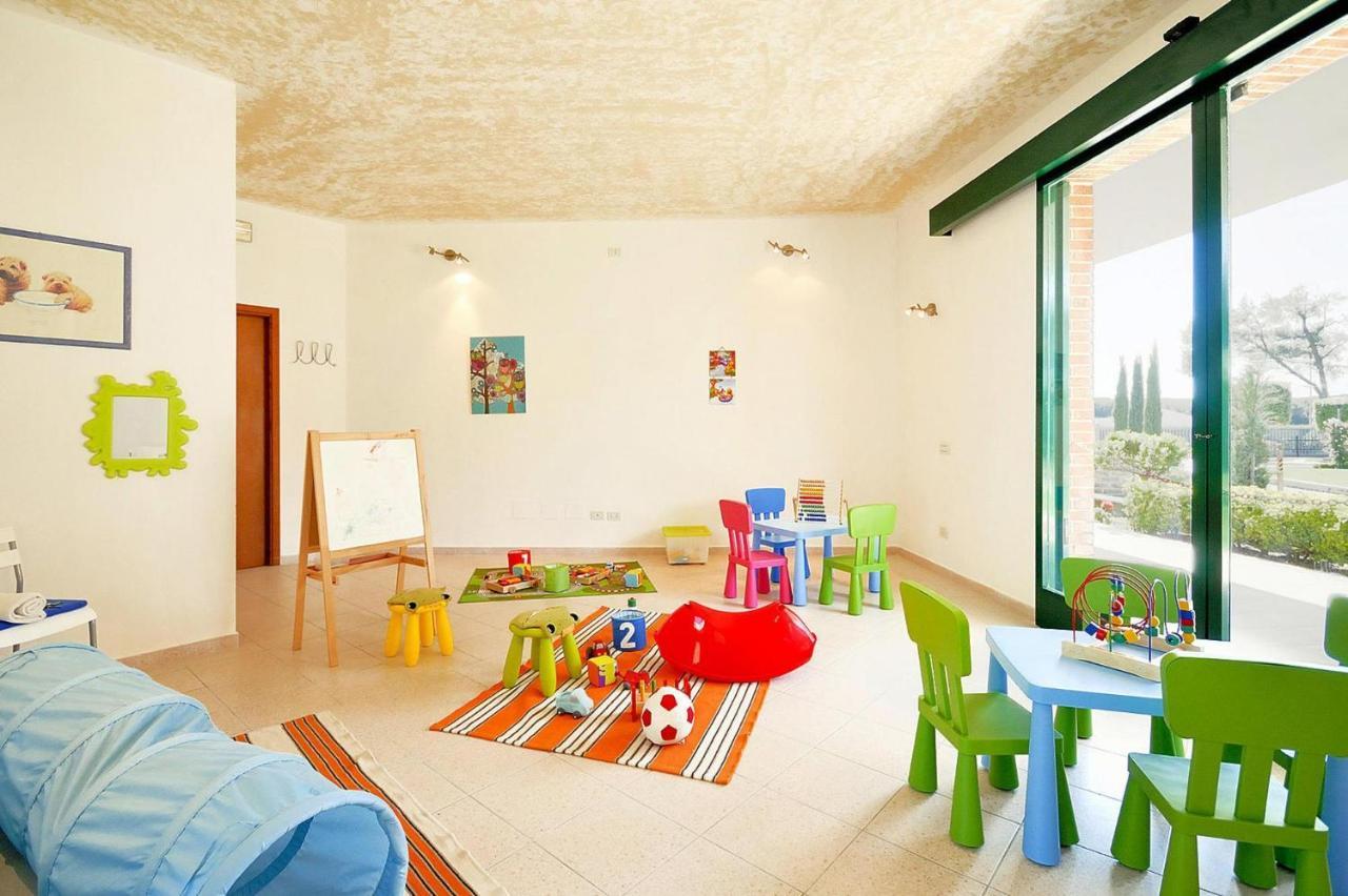 Apartment In Cecina Mare With Outdoor Pool Marina di Cecina Bagian luar foto
